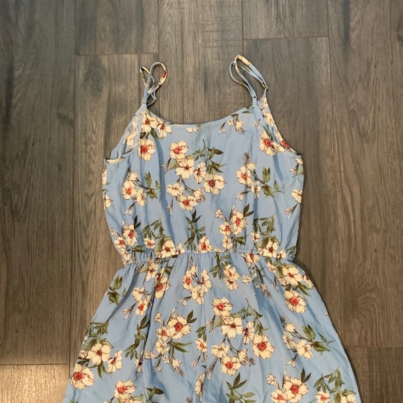 floral romper from forever 21! - Picture 2 of 3